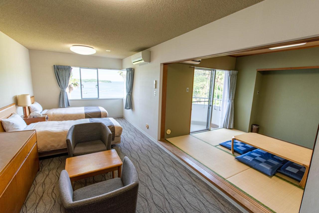 Wisterian Life Club Toba Hotel Buitenkant foto