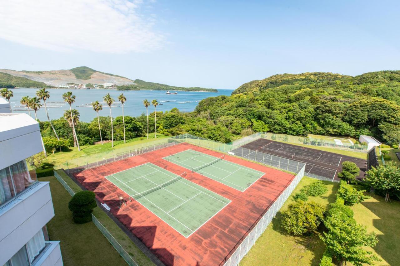 Wisterian Life Club Toba Hotel Buitenkant foto