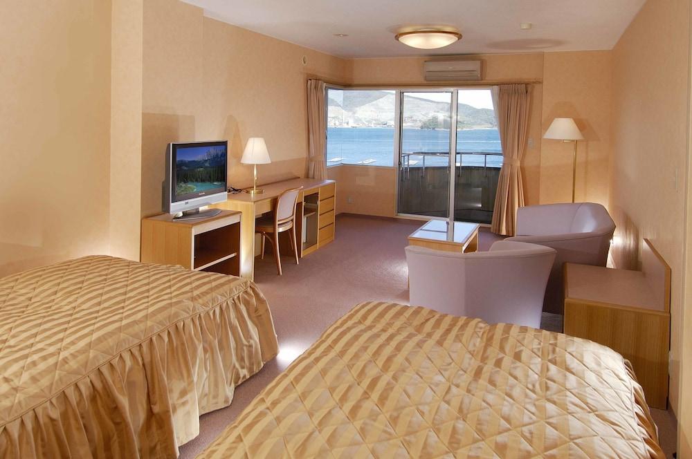 Wisterian Life Club Toba Hotel Buitenkant foto