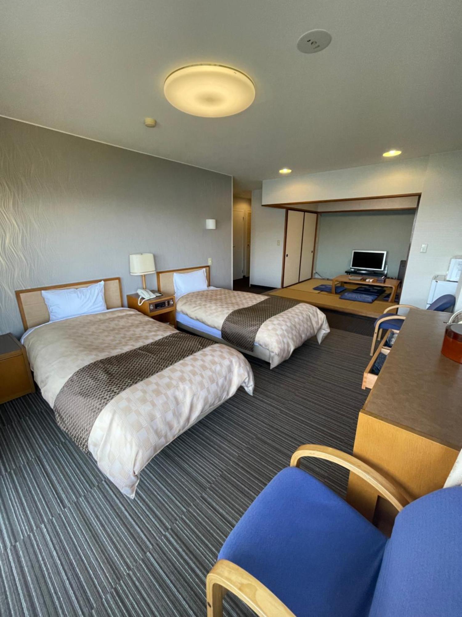 Wisterian Life Club Toba Hotel Buitenkant foto
